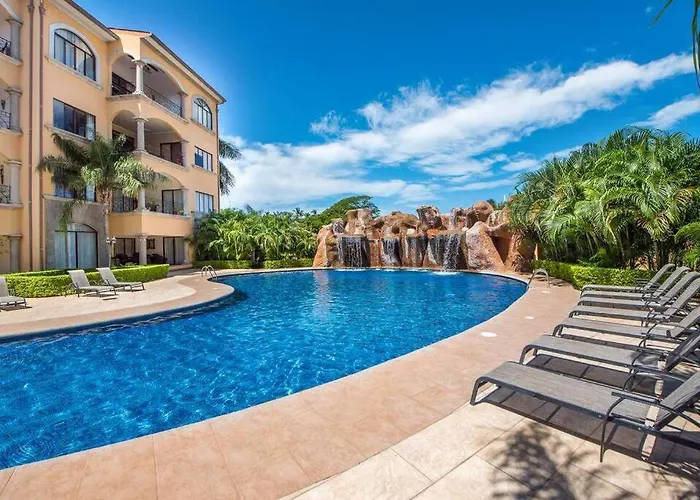 Facing, Large Pool & Guard In The Town 4* Tamarindo